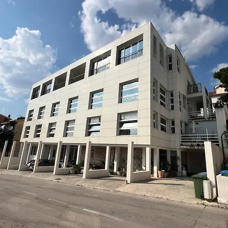Lory Apartment