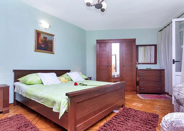 Apartment Lory *