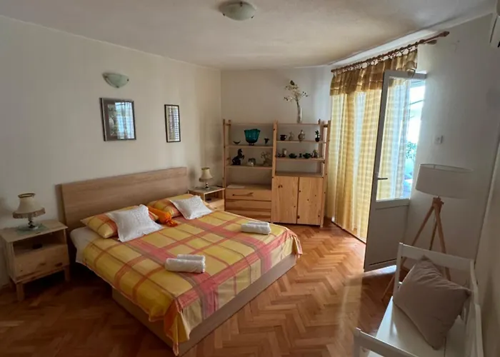 Lory ماكارسكا