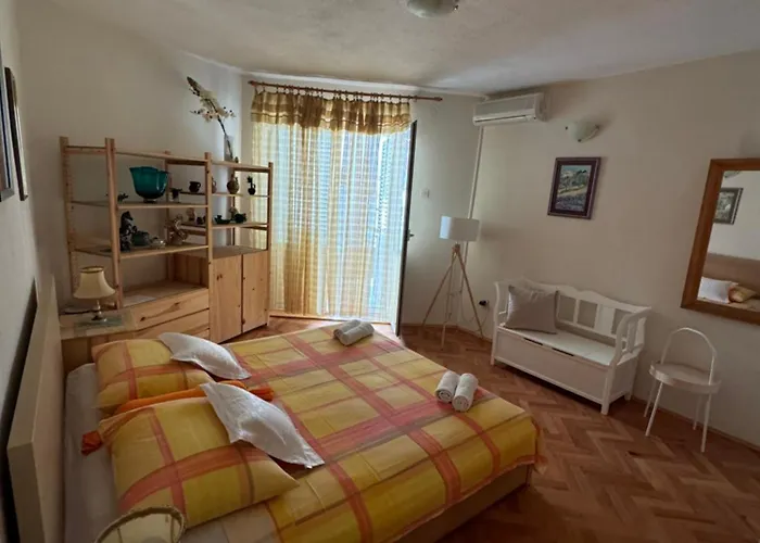 Lory Apartment
