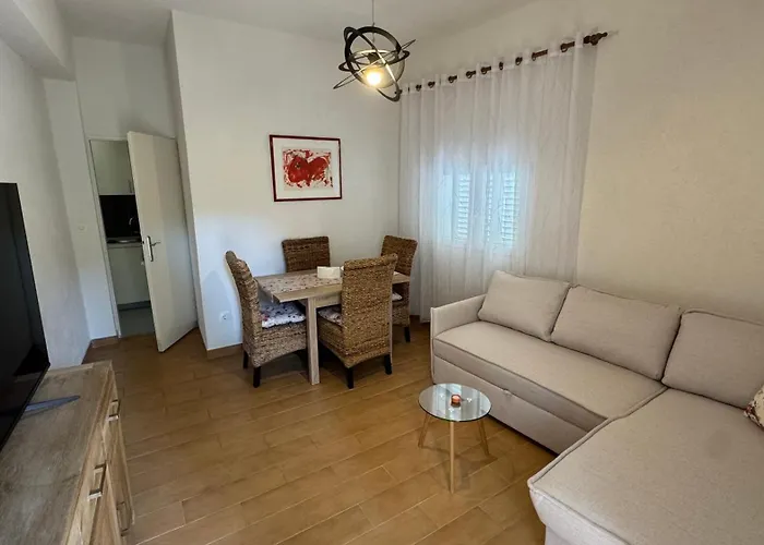 Lory Apartment *