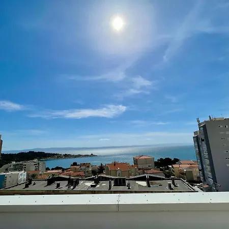 Lory アパート マカルスカ