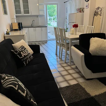 アパート Lory マカルスカ